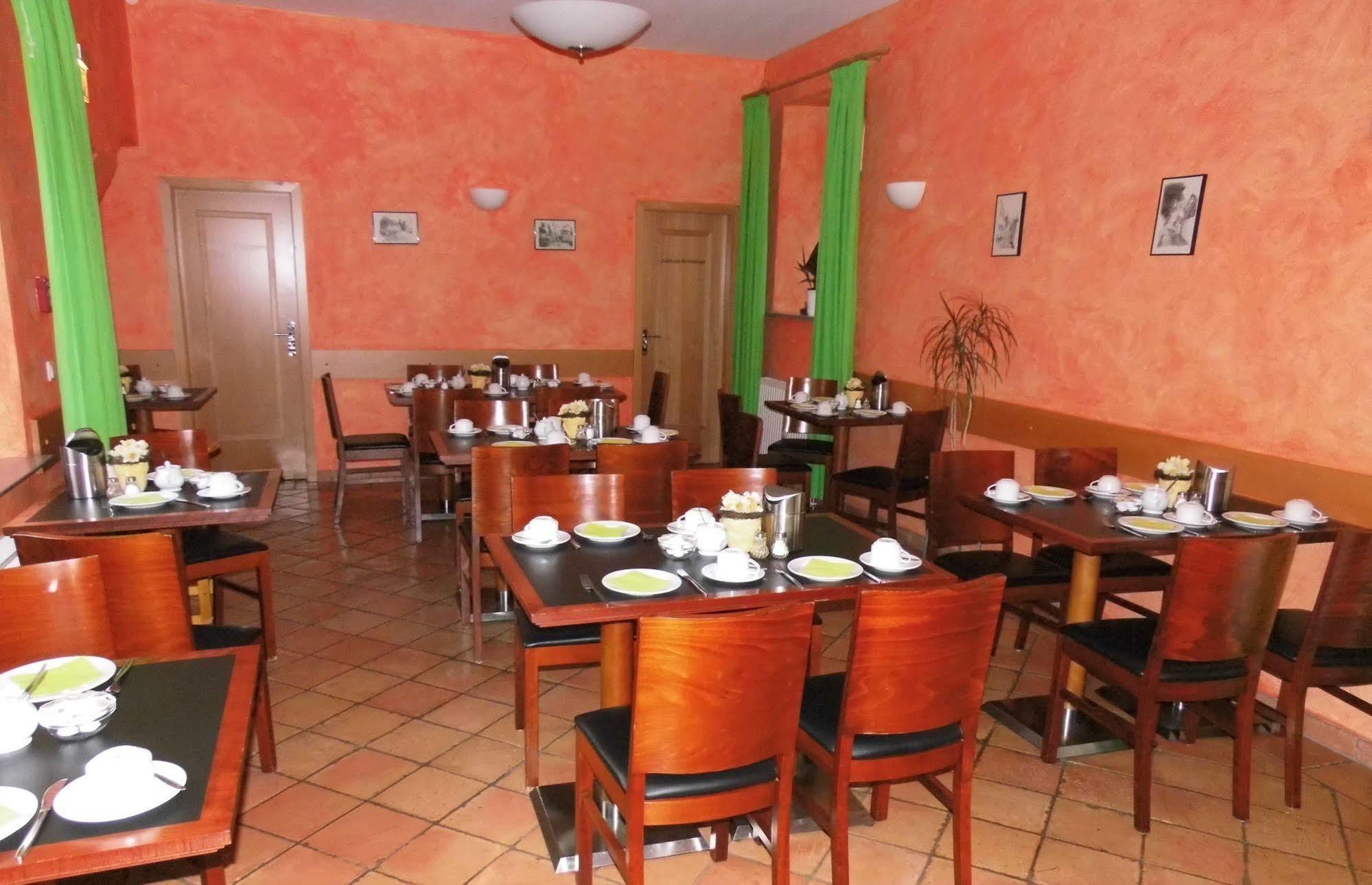 Hotel Erbenhof Ваймар Екстериор снимка