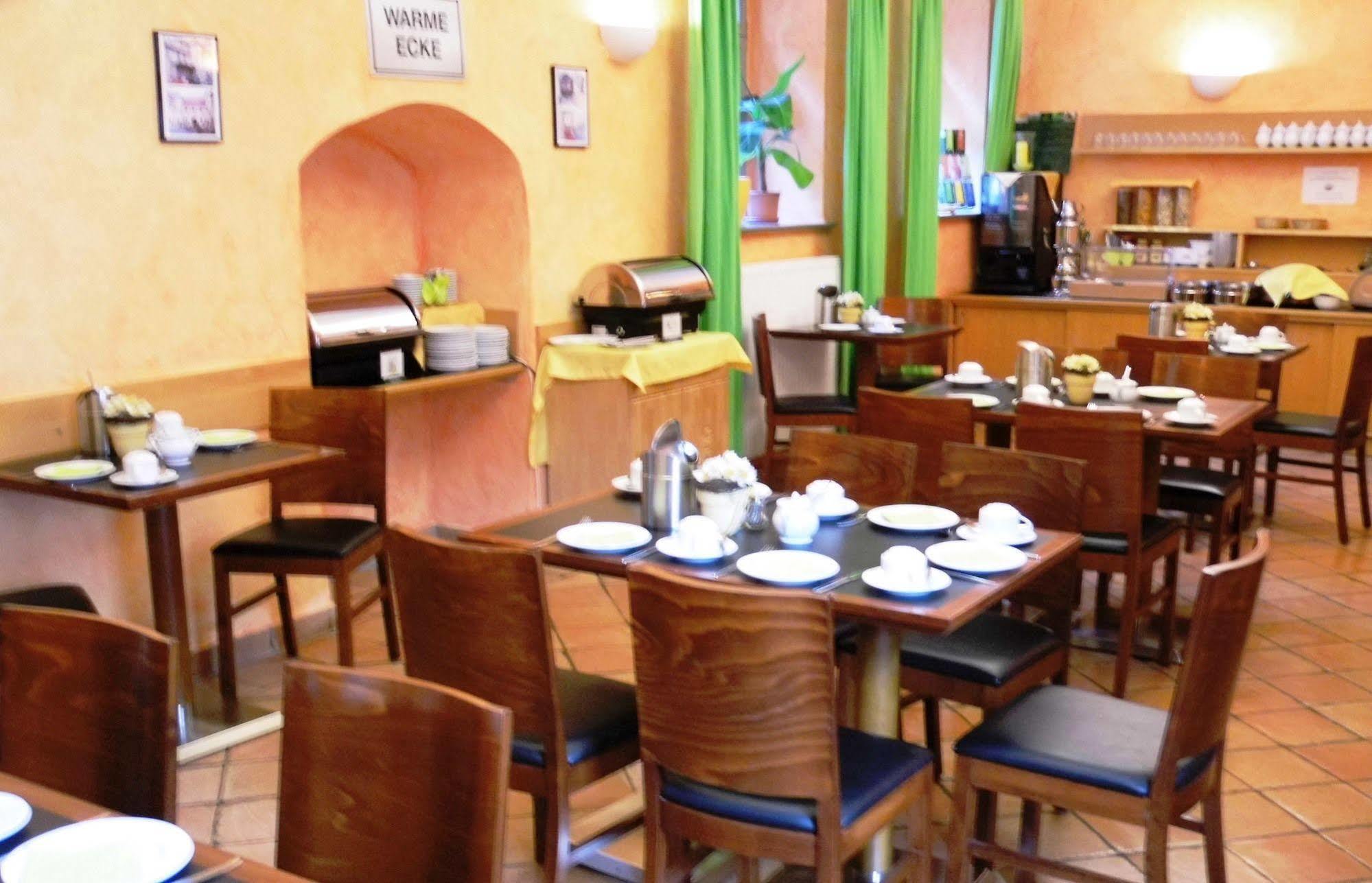 Hotel Erbenhof Ваймар Екстериор снимка